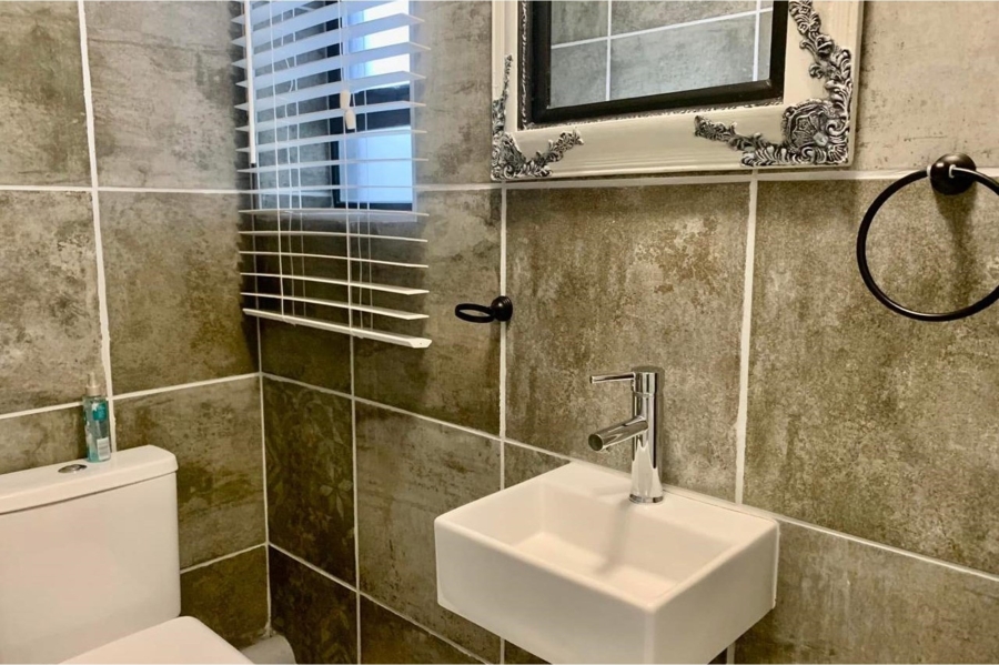 To Let 2 Bedroom Property for Rent in Dana Bay Western Cape